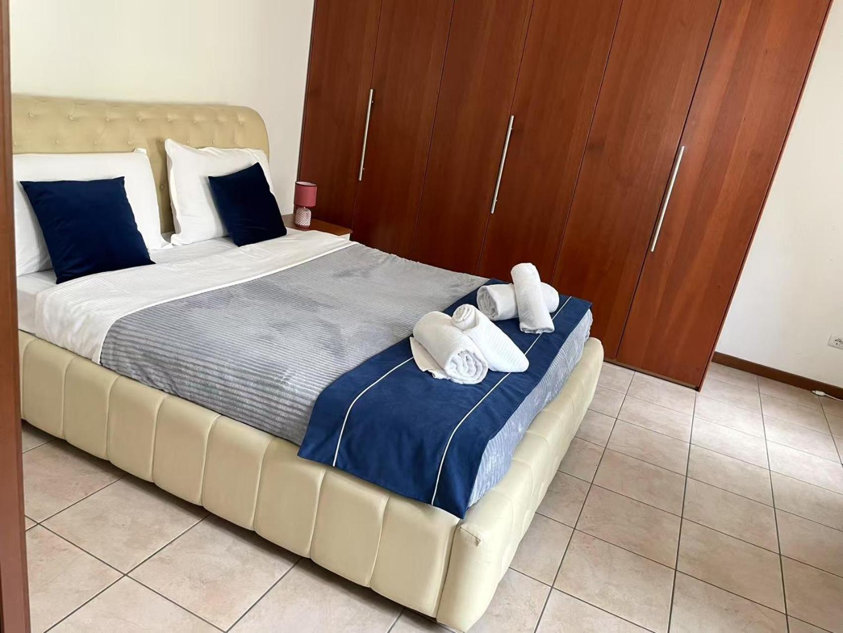 Apartment Flat Blue *