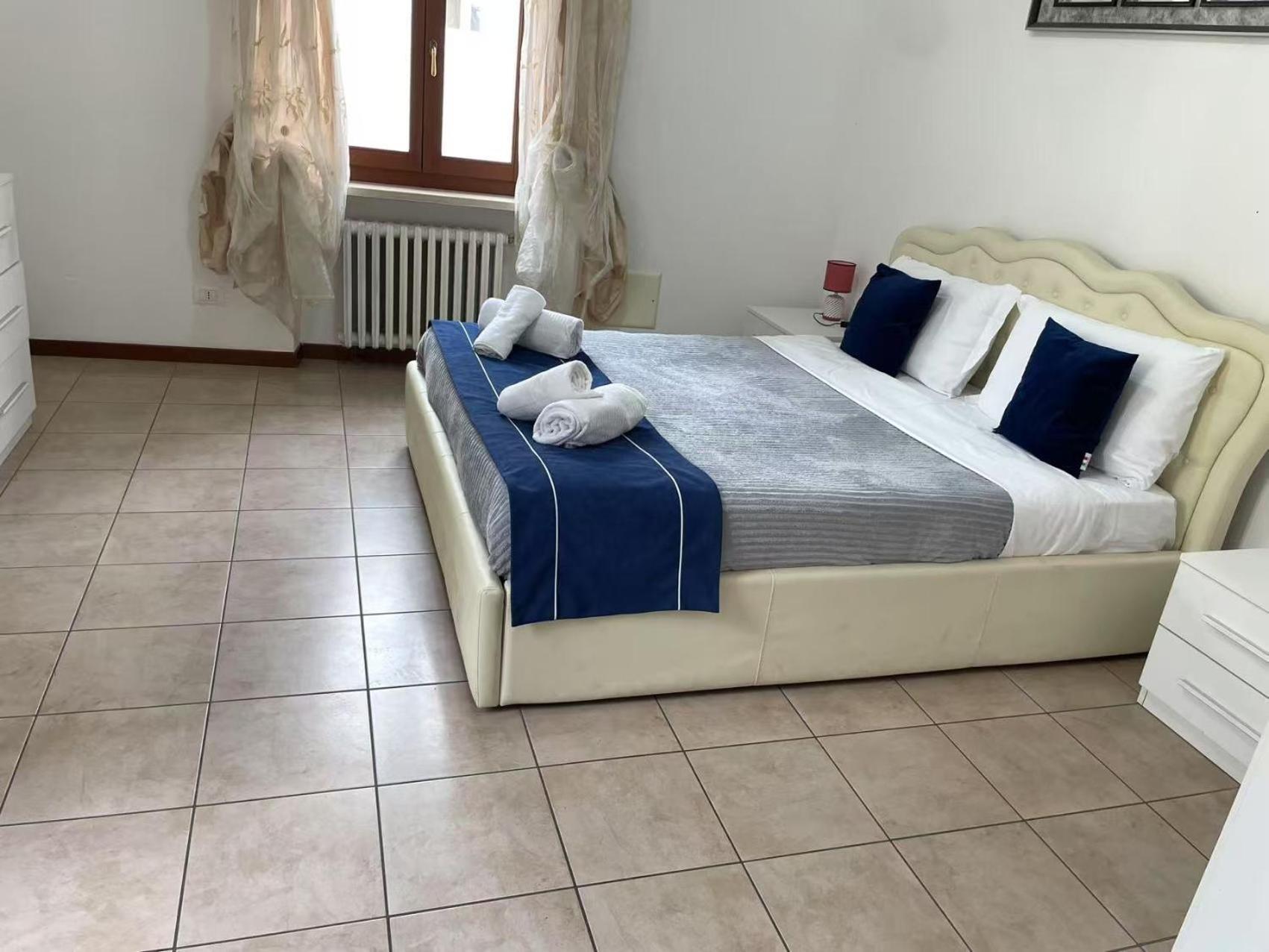 Flat Blue Apartment
